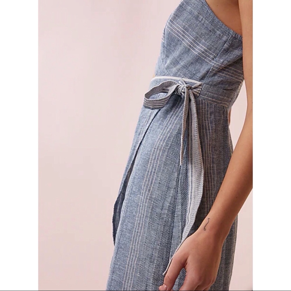 Express Striped Cut-Out Linen-Blend Midi Dress - Picture 3 of 10